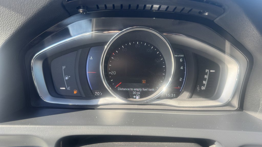 Used 2017 Volvo V60 T6 R-Design Platinum w/ Climate Package image 17