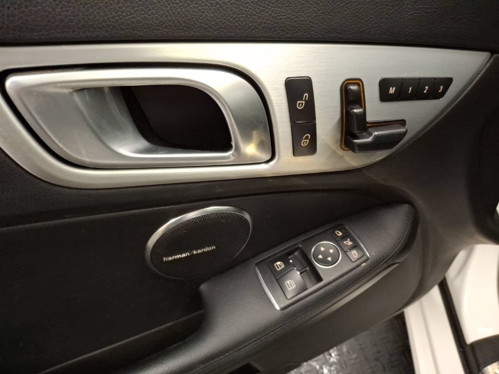Used 2016 Mercedes-Benz SLK 300 image 13