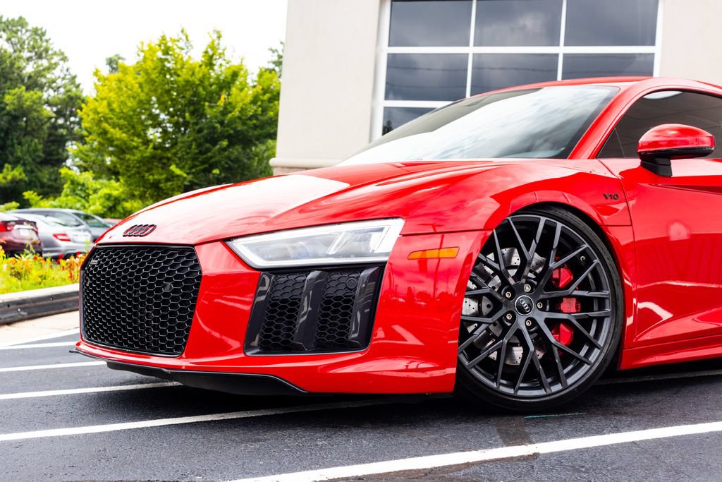 Used 2017 Audi R8 V10 w/ Carbon Exterior Package AWD/4WD image 4