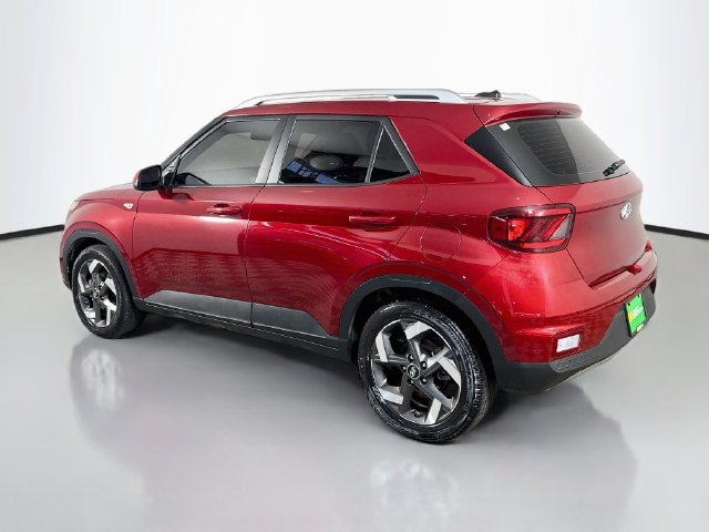 Used 2026 Hyundai Venue SEL FWD image 7
