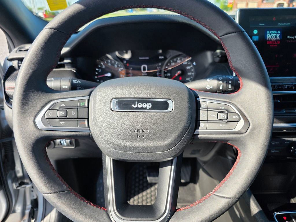 Used 2025 Jeep Compass Trailhawk image 16