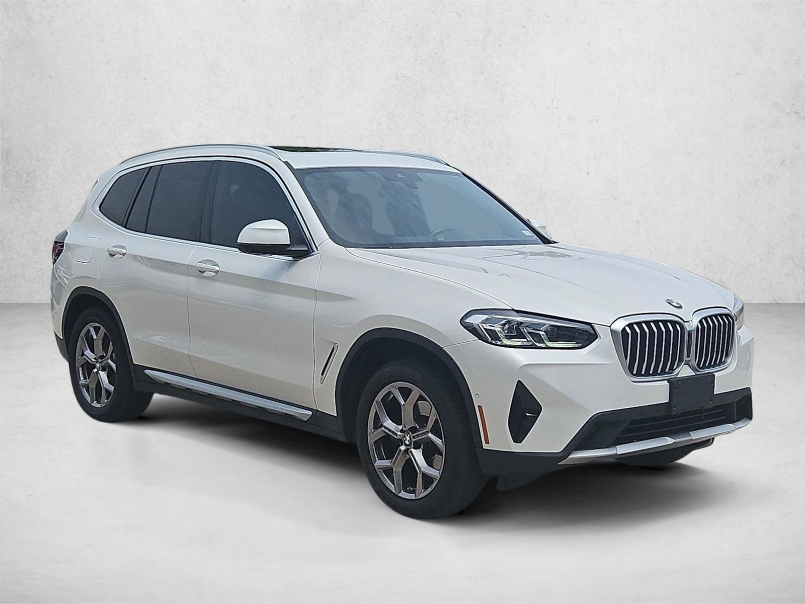 Used 2024 BMW X3 sDrive30i w/ Convenience Package w/ZPA RWD image 3