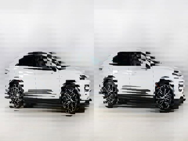 New 2026 Porsche Macan 4 Electric image 8