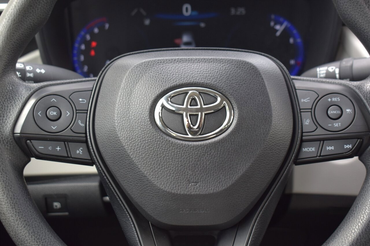 Used 2021 Toyota Corolla LE FWD image 14