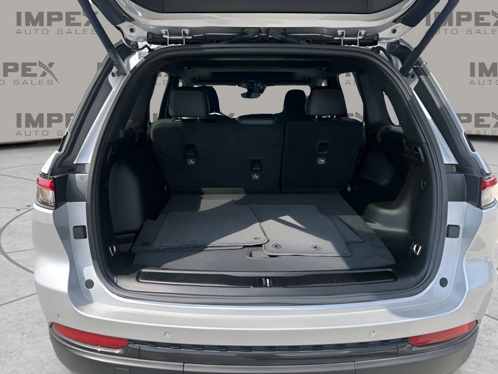 Used 2024 Jeep Grand Cherokee Altitude image 28