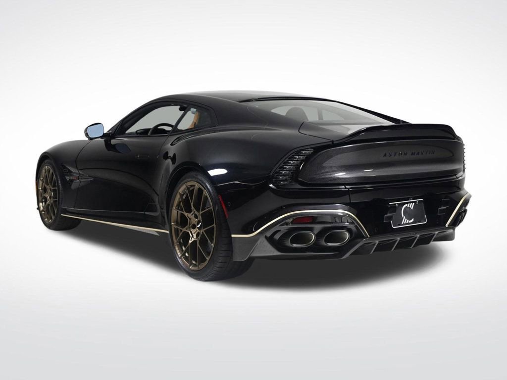 Used 2025 Aston Martin Vanquish image 2