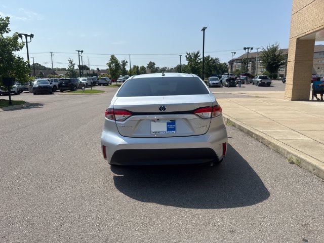 Used 2024 Toyota Corolla LE w/ LE Convenience Package FWD image 3