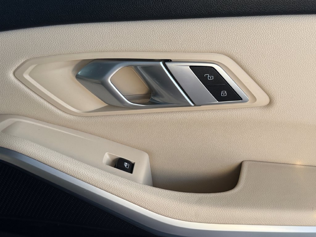 Used 2019 BMW 330i Sedan w/ Premium Package RWD image 34
