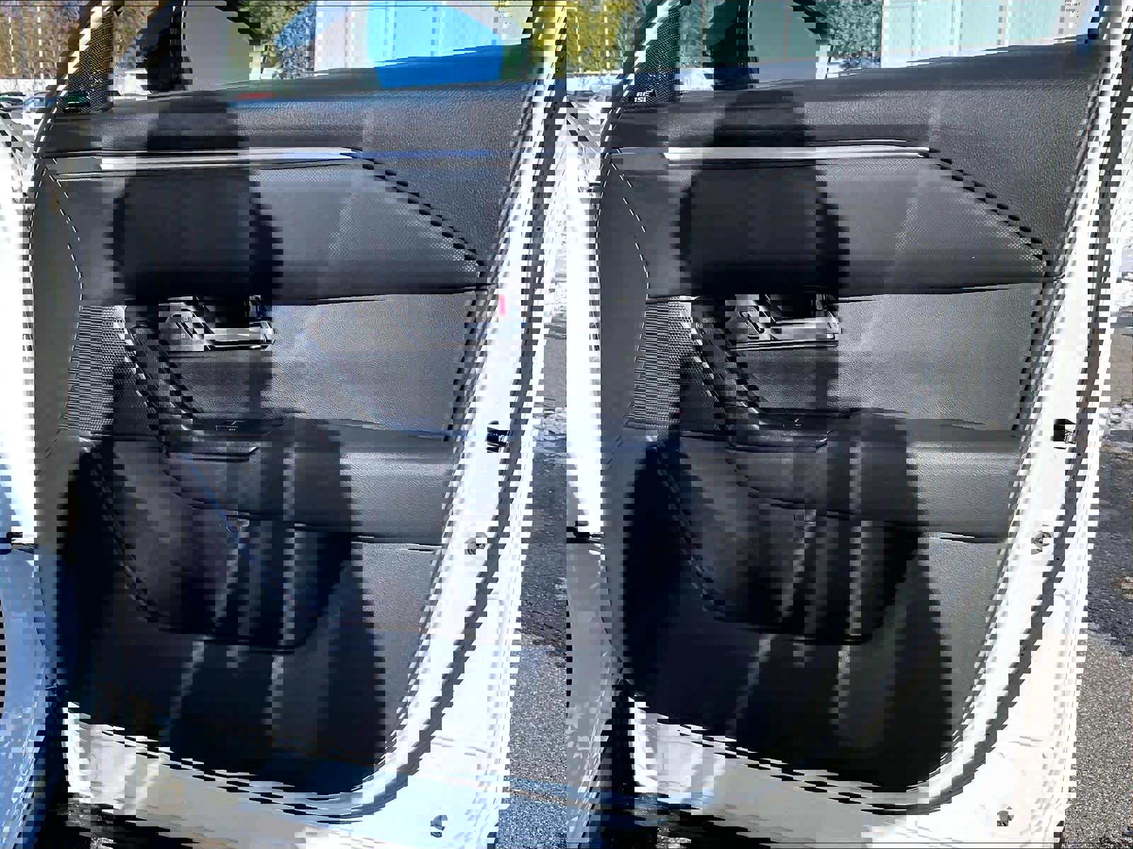 Used 2025 MAZDA CX-50 AWD 2.5 S w/ Premium Package image 12