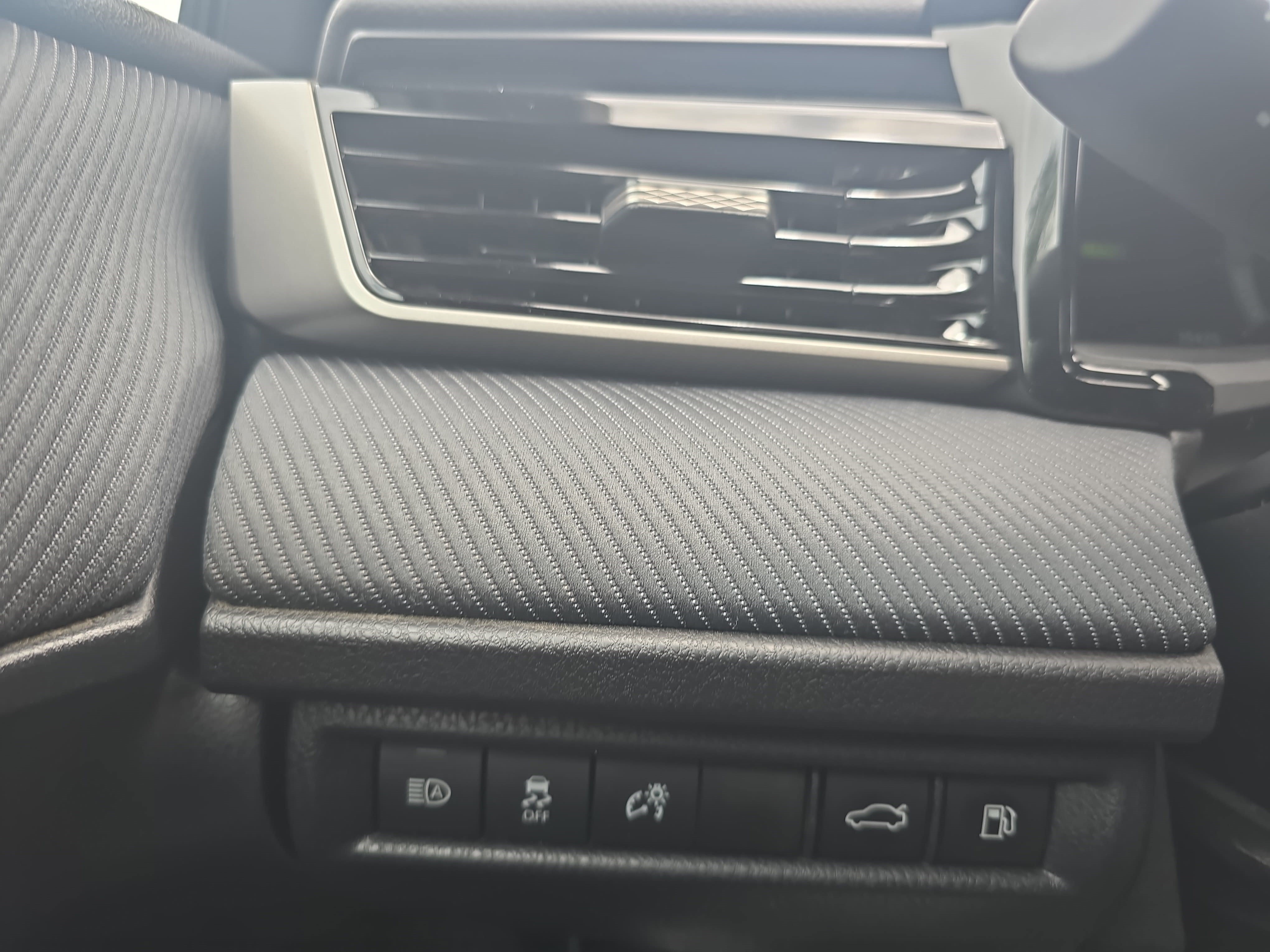 Used 2025 Toyota Camry SE w/ Convenience Package FWD image 24