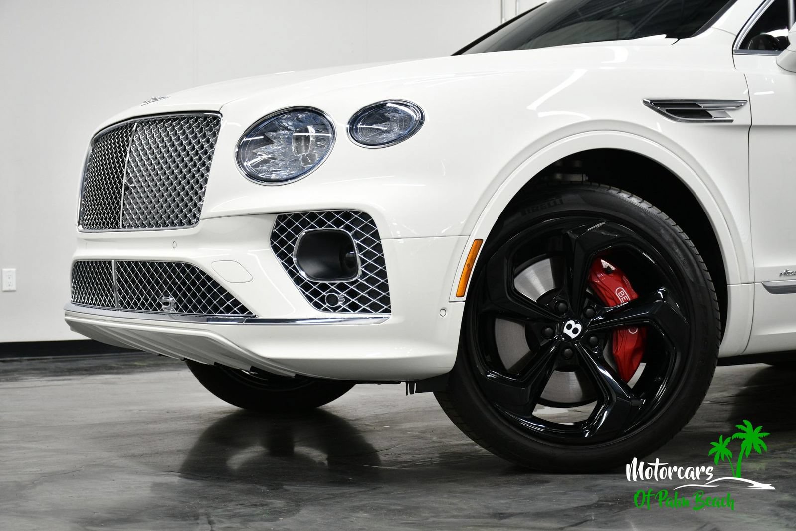 Used 2023 Bentley Bentayga AWD/4WD image 3