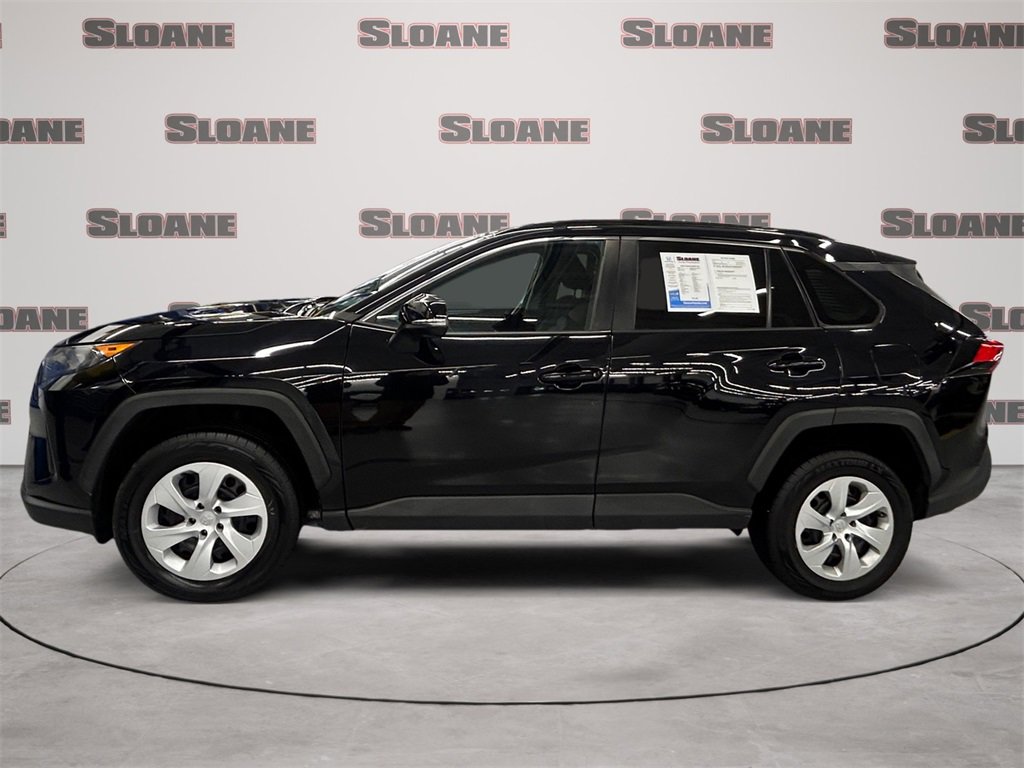Used 2019 Toyota RAV4 LE image 2
