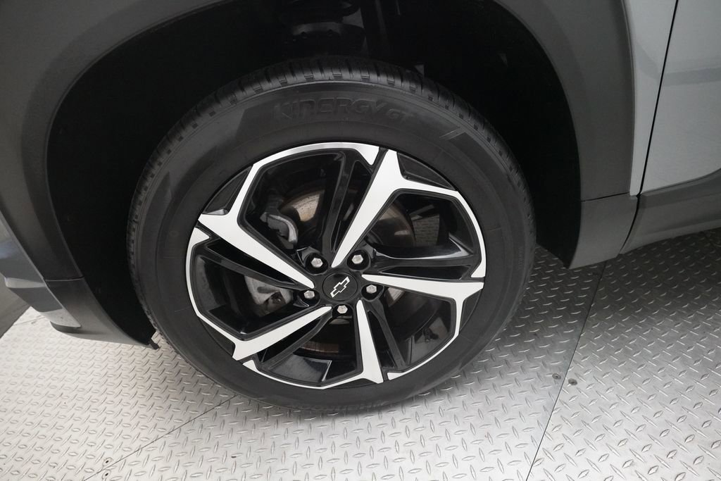 Used 2023 Chevrolet TrailBlazer RS w/ Technology Package image 26
