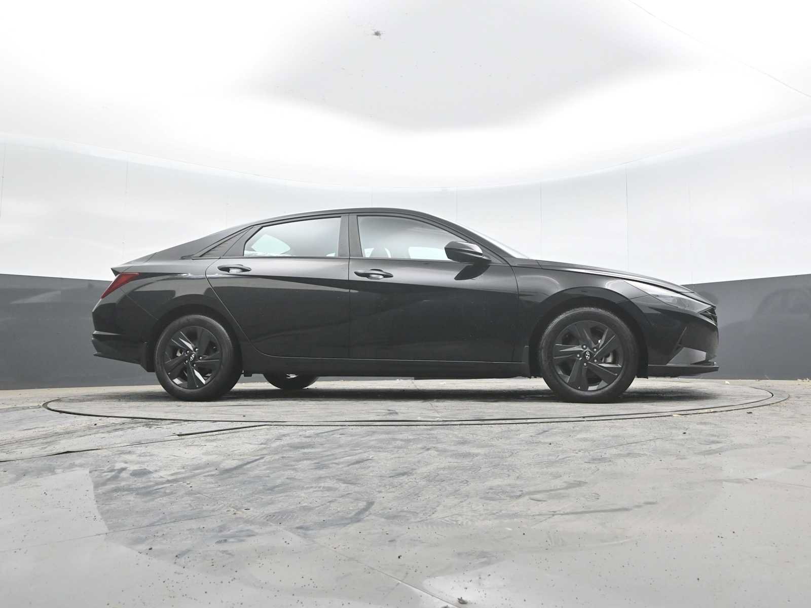 Used 2023 Hyundai Elantra SEL FWD image 45