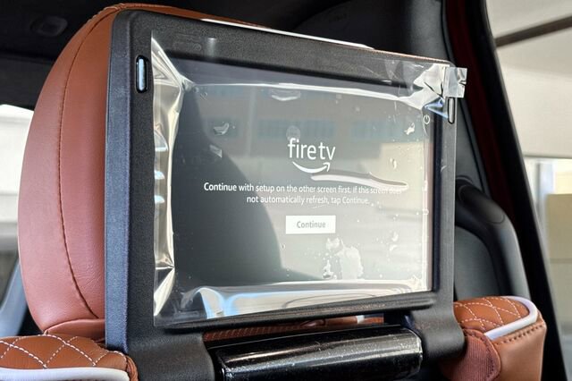 New 2026 Chrysler Pacifica Pinnacle image 12