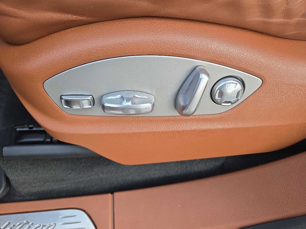 Used 2017 Porsche Cayenne Platinum Edition image 18