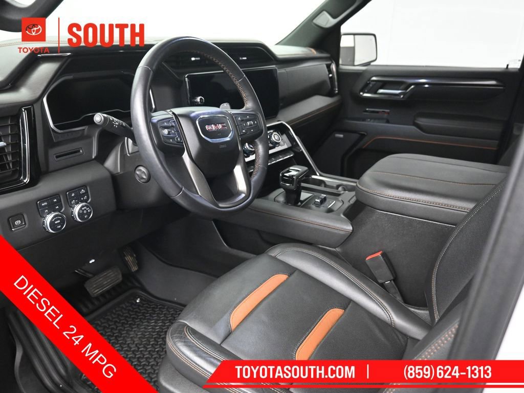 Used 2023 GMC Sierra 1500 AT4 w/ AT4 Premium Package AWD/4WD image 9