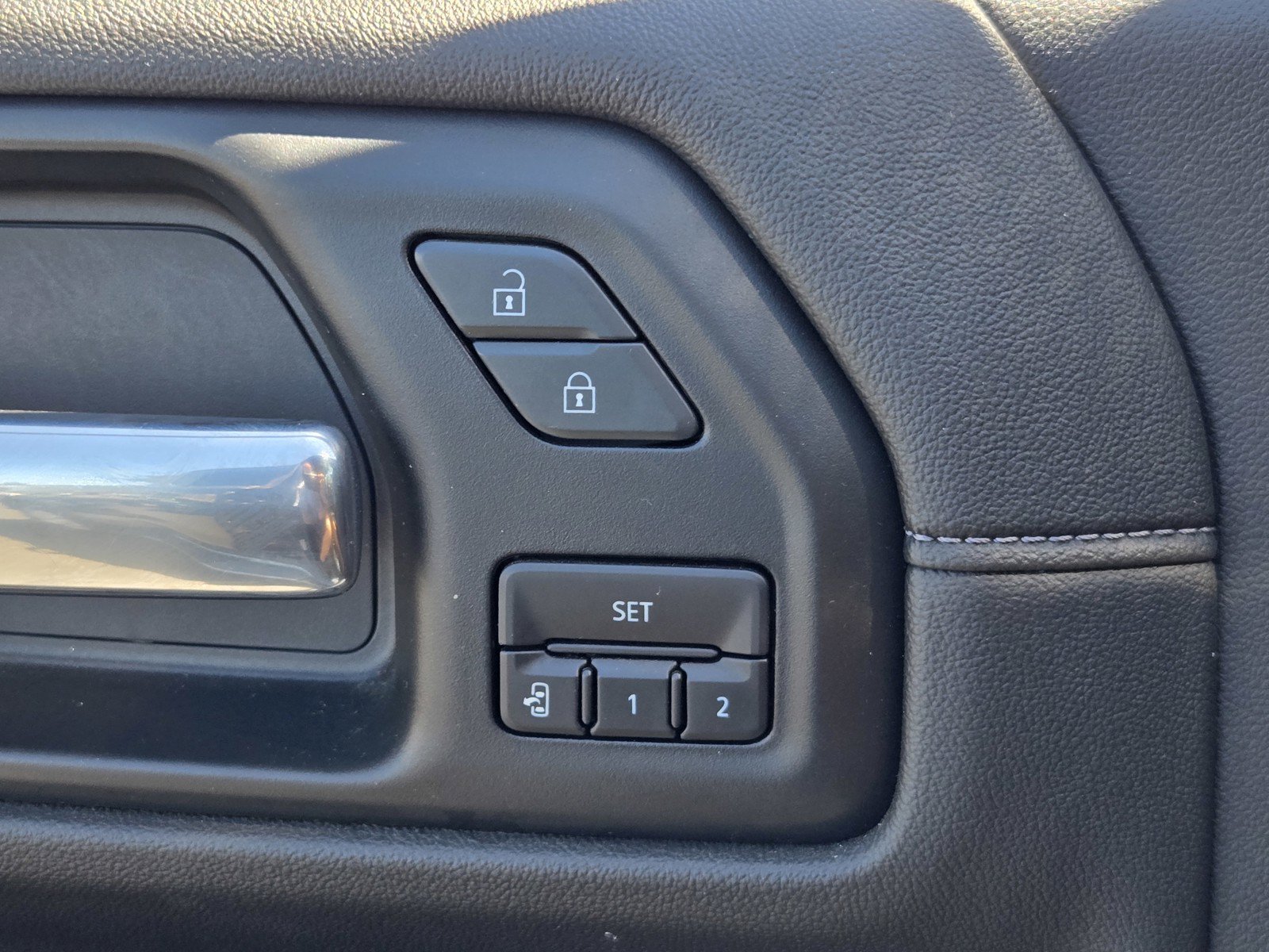 Used 2020 GMC Sierra 1500 SLT w/ SLT Premium Plus Package RWD image 26