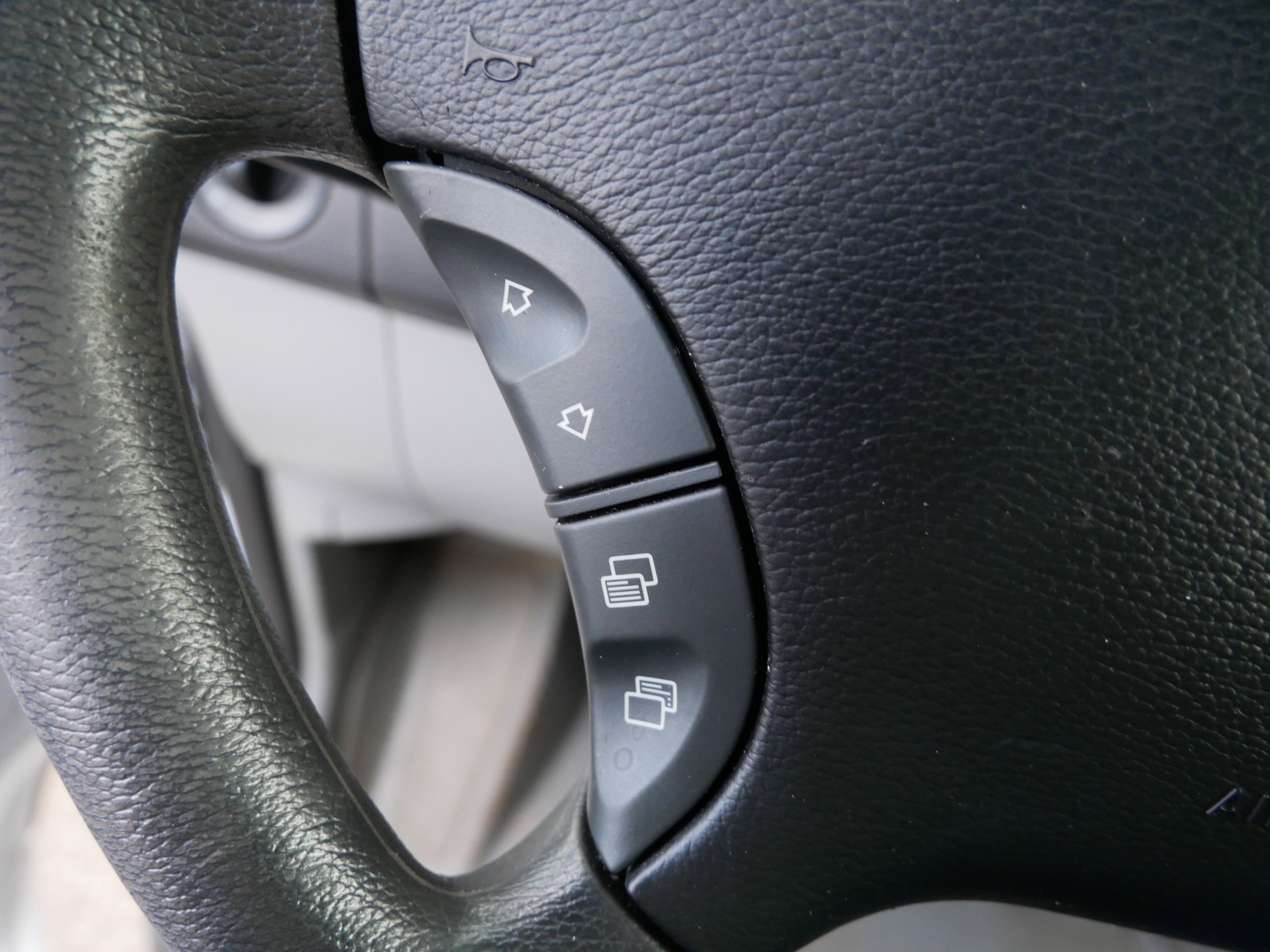 Used 2015 Freightliner Sprinter 3500 image 21