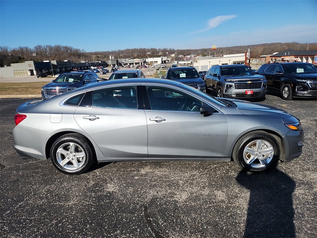 Used 2023 Chevrolet Malibu LS image 9