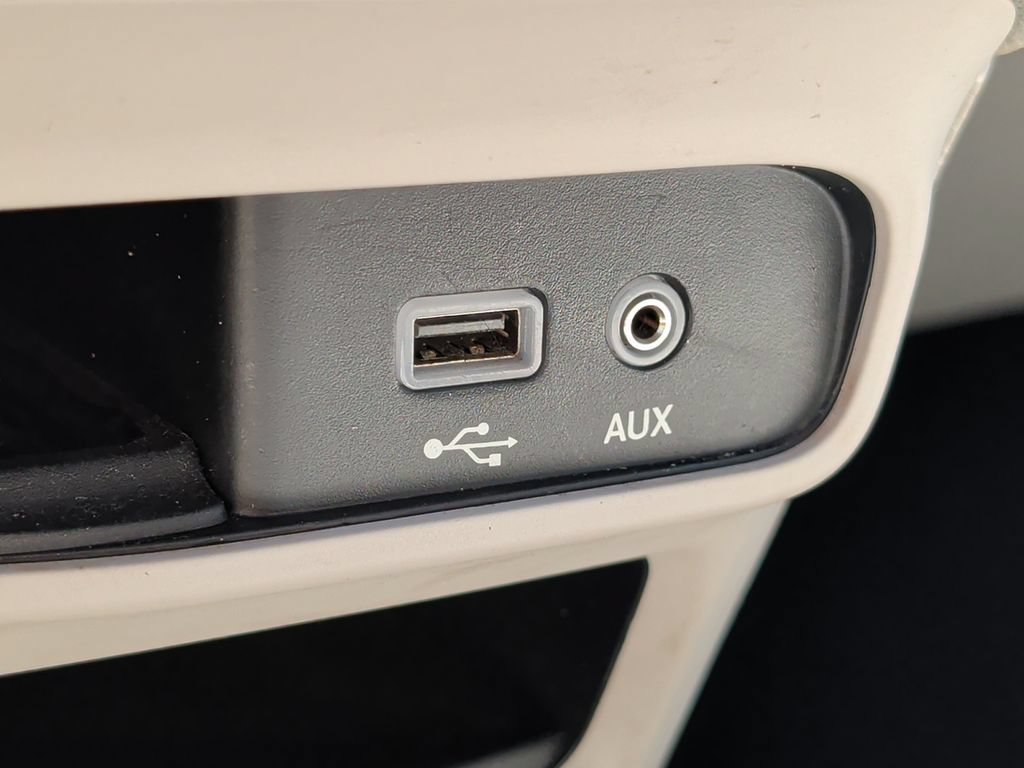 Used 2019 Chrysler Pacifica Limited FWD image 28