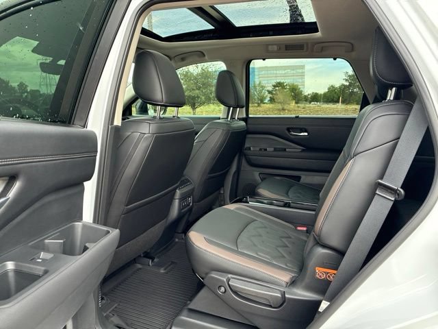 New 2026 Nissan Pathfinder Platinum AWD/4WD image 10