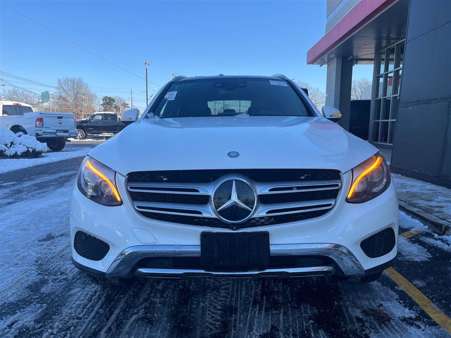 Used 2017 Mercedes-Benz GLC 300 4MATIC image 2