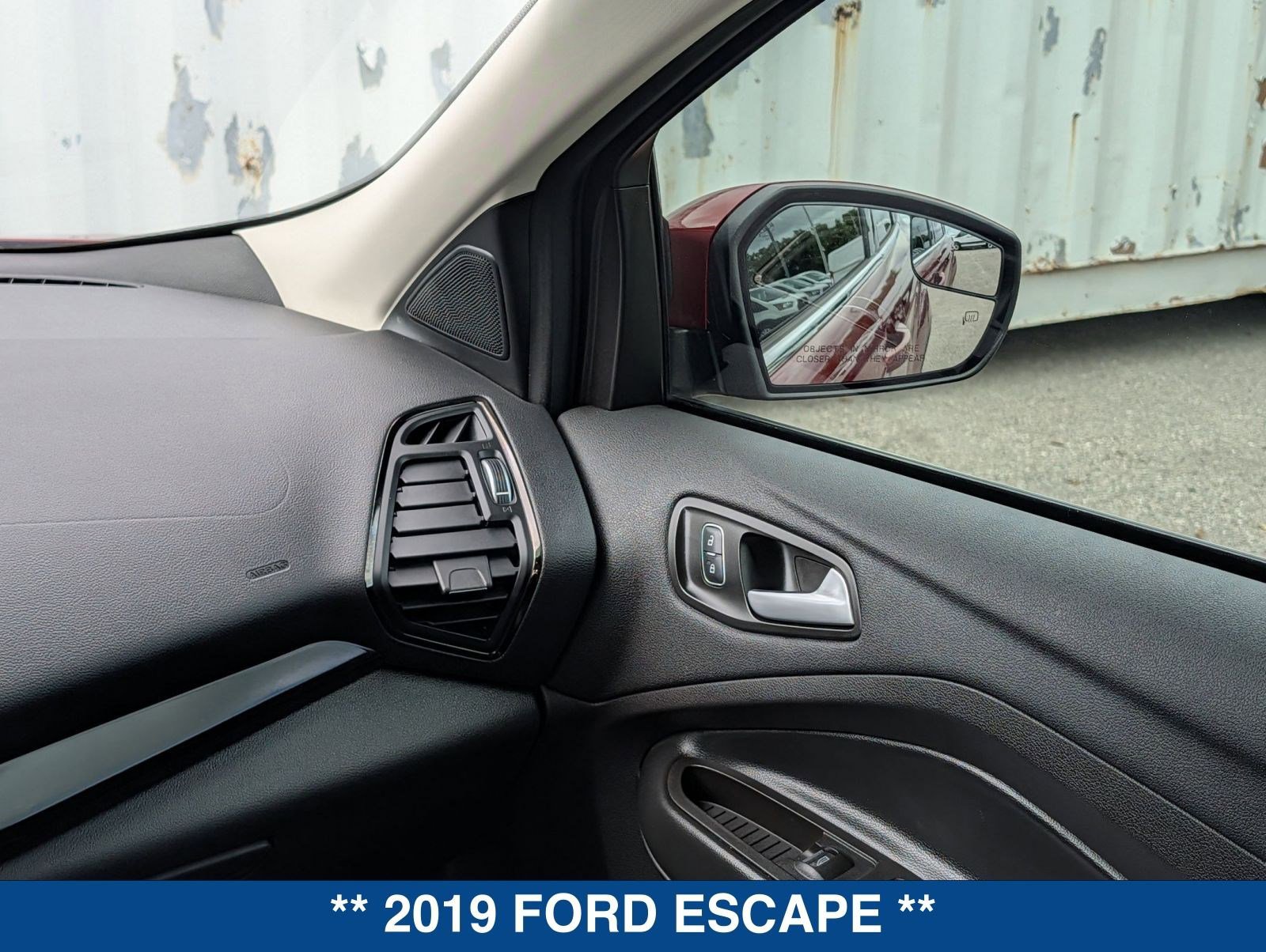 Used 2019 Ford Escape Titanium w/ U9j03 - Titanium Tow Package image 18