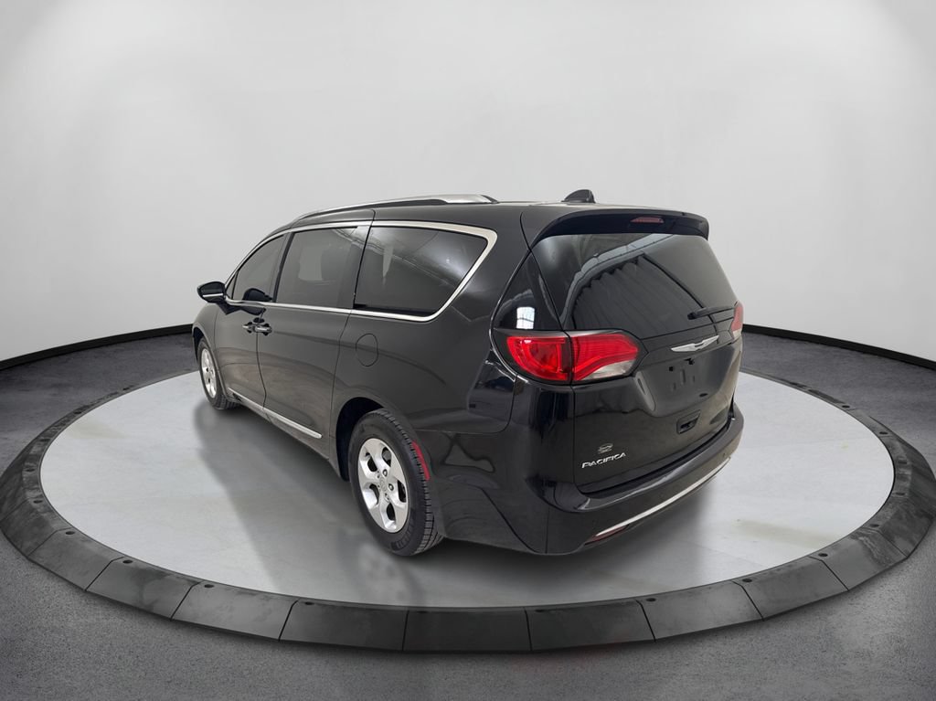 Used 2017 Chrysler Pacifica Touring-L Plus FWD image 7