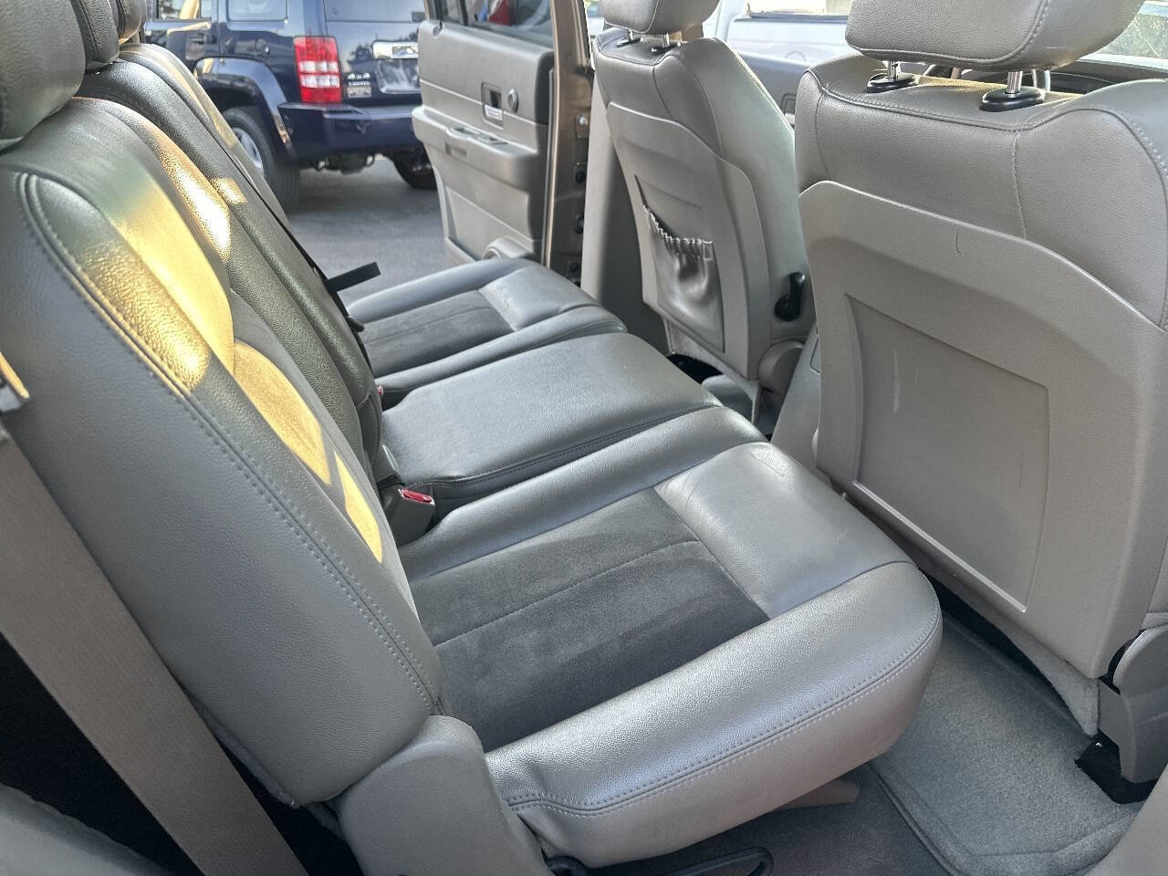 Used 2007 Dodge Durango Limited w/ Trailer Tow Group image 16