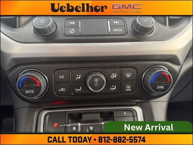 Used 2023 GMC Acadia SLT w/ Preferred Package image 25