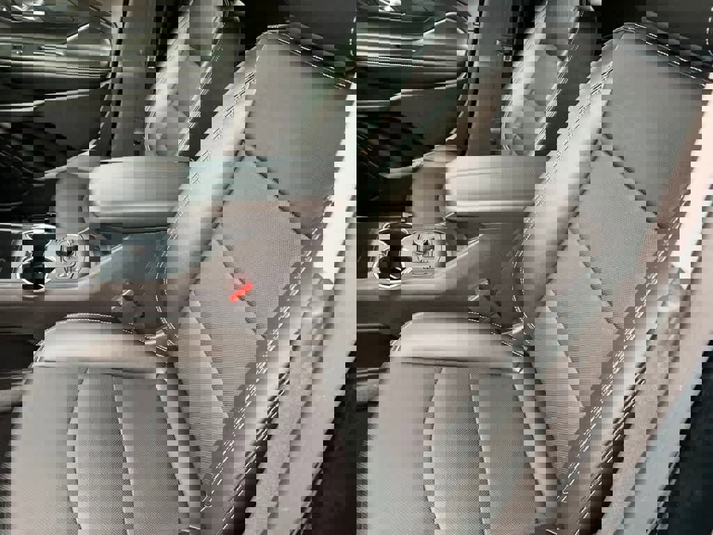 Used 2024 GMC Terrain SLT w/ Infotainment Package II AWD/4WD image 17