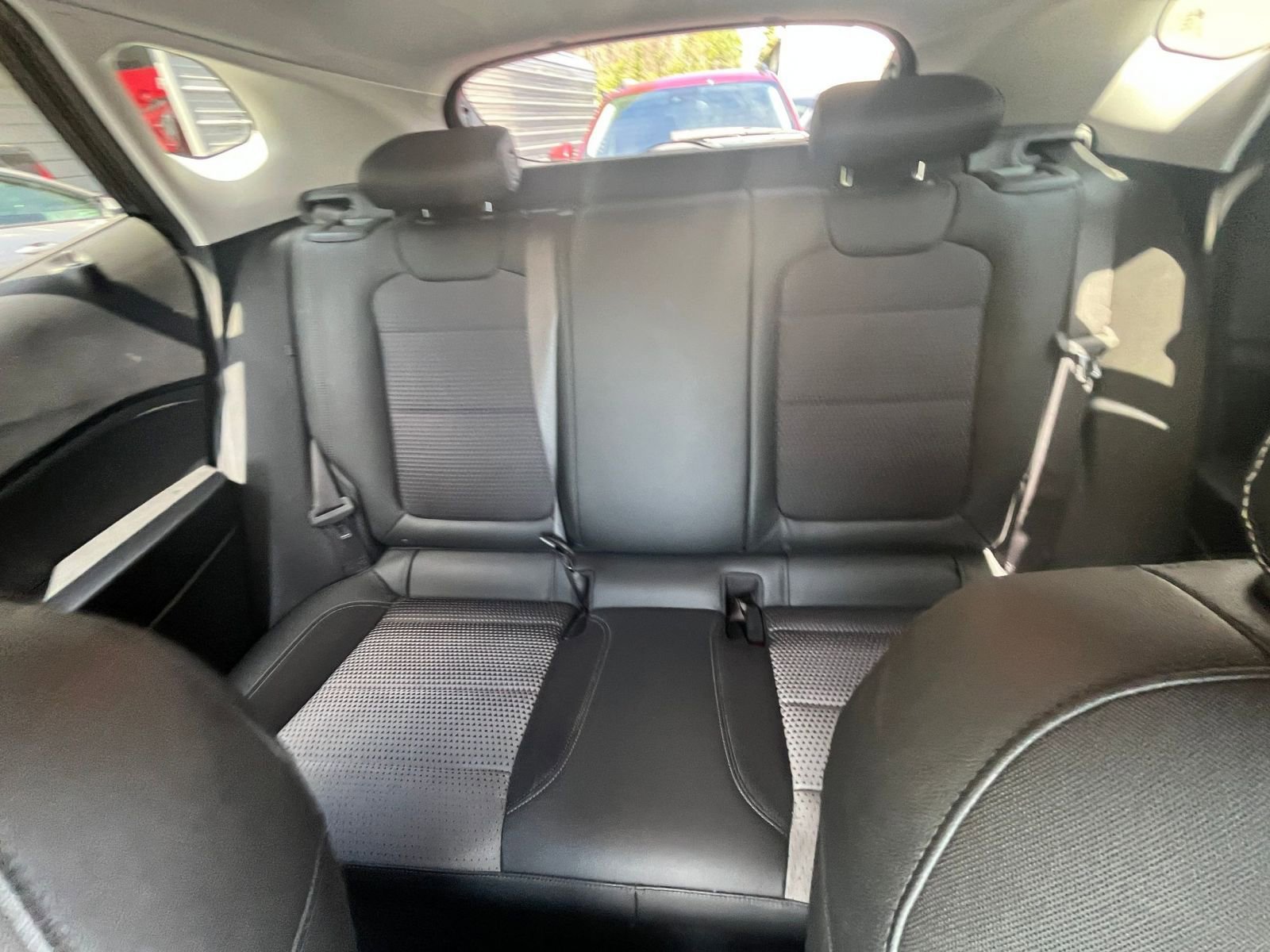 Used 2025 Chevrolet Trax LT FWD image 33