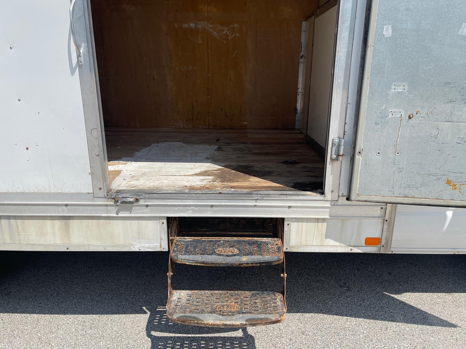 Used 2016 Ford E-450 and Econoline 450 Super Duty RWD image 13