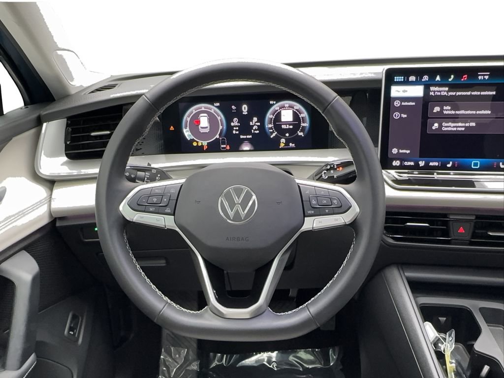 Used 2025 Volkswagen Tiguan SE w/ Panoramic Sunroof Package FWD image 35