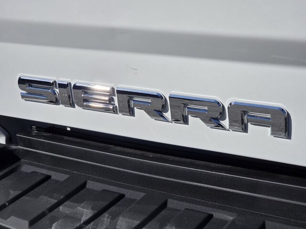Used 2017 GMC Sierra 2500 SLT w/ Duramax Plus Package AWD/4WD image 8