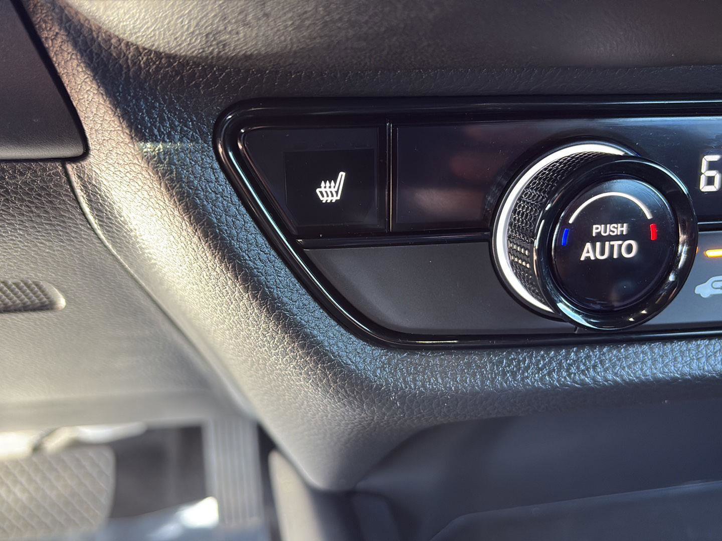 Certified 2025 Honda HR-V Sport image 14