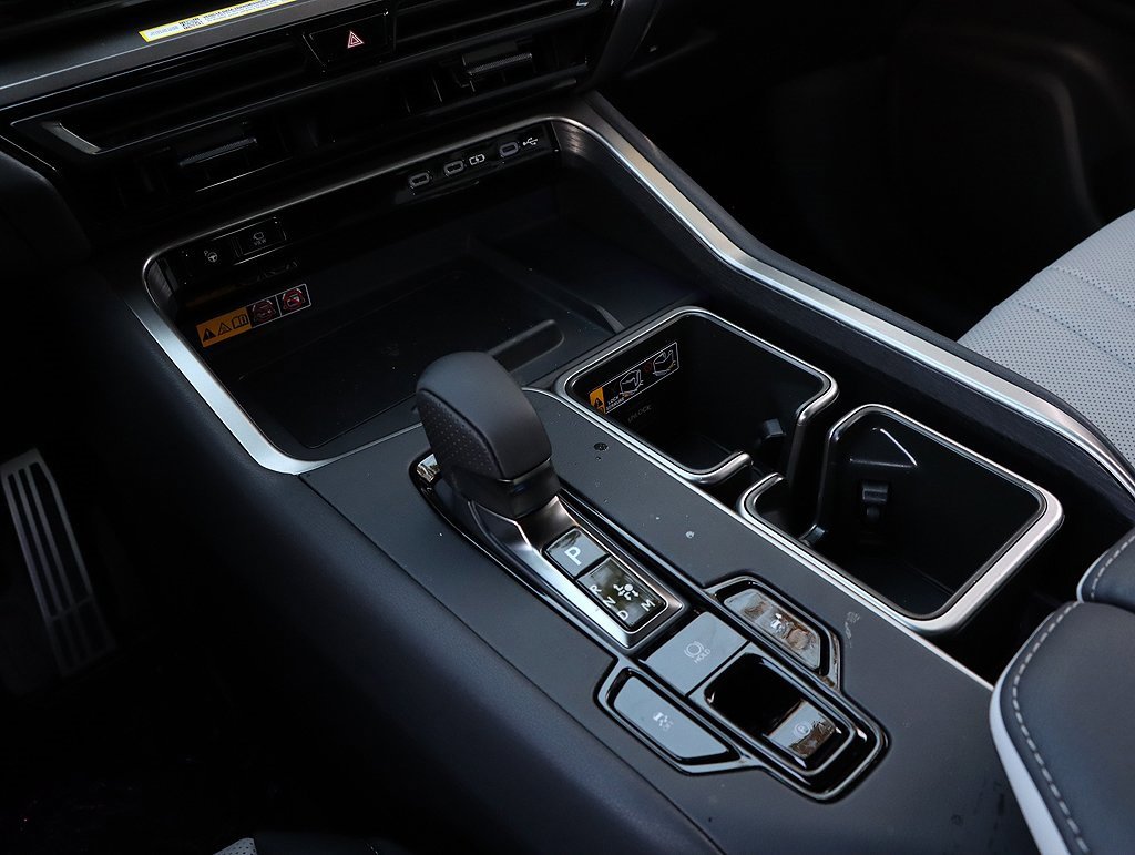 New 2026 Lexus TX 500h AWD image 27