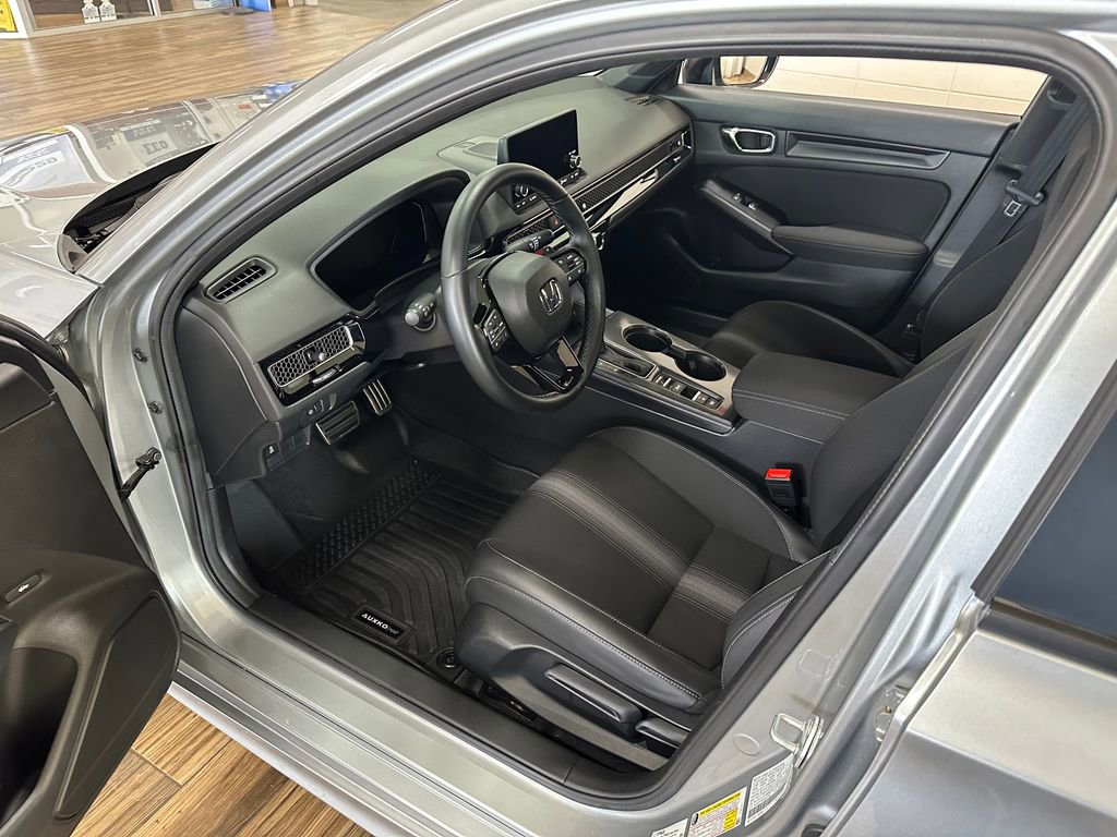 Used 2025 Honda Civic Sport image 9