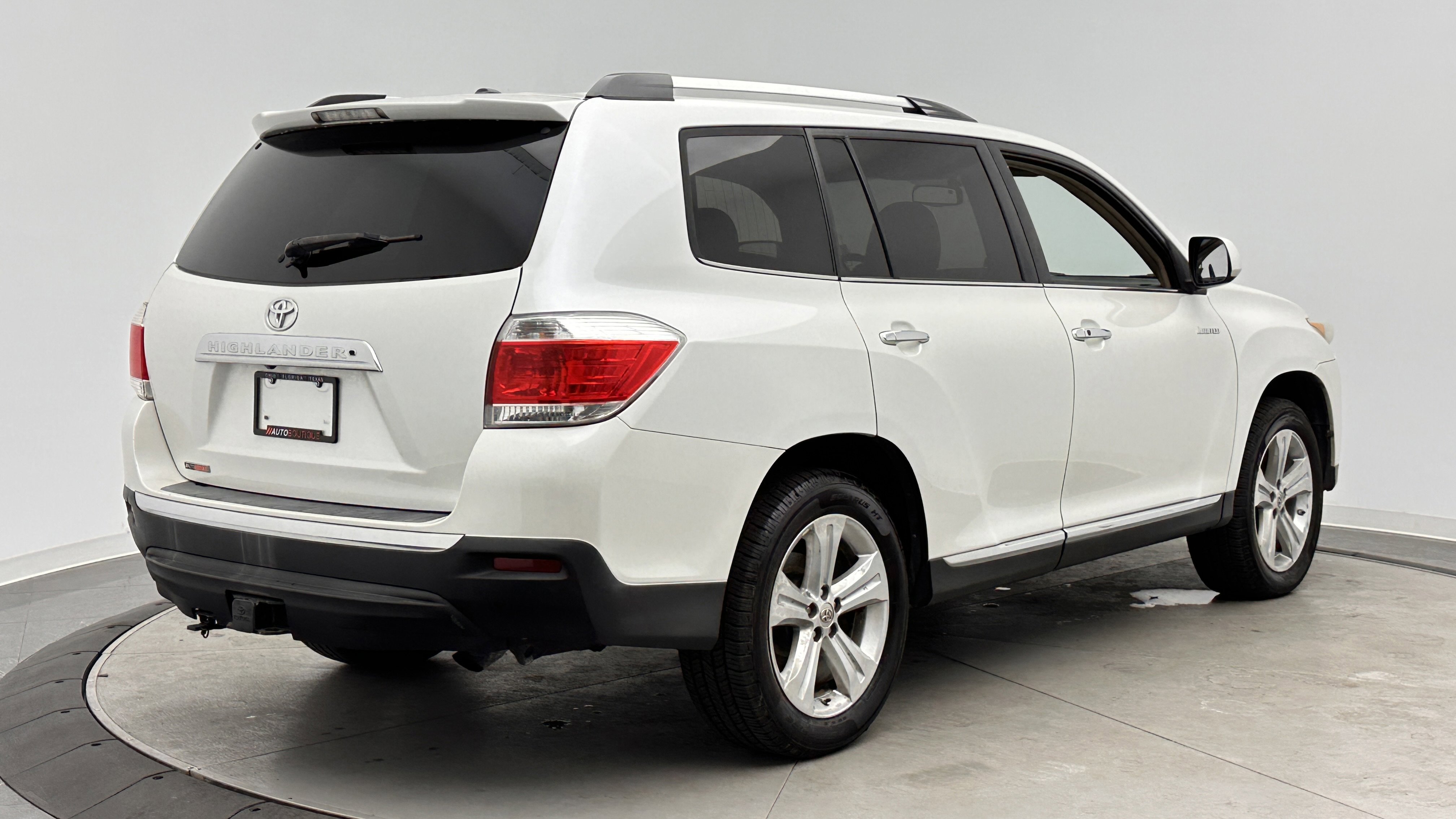 Used 2011 Toyota Highlander Limited image 10