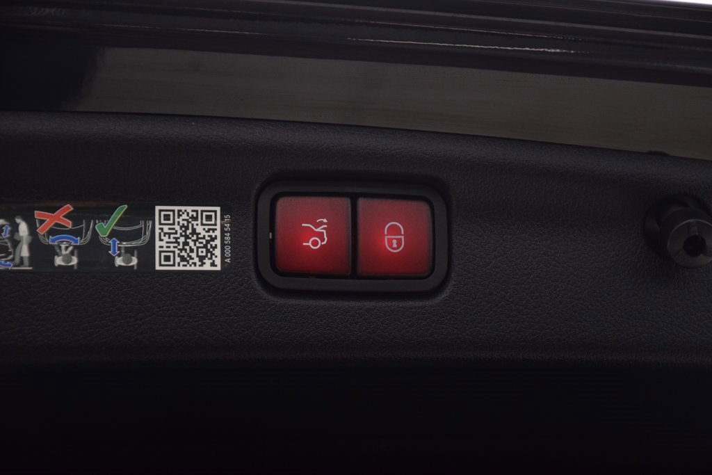 Certified 2025 Mercedes-Benz C 300 Sedan image 32