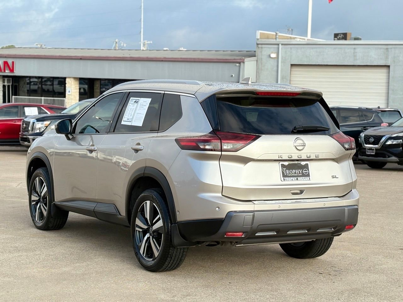 Certified 2024 Nissan Rogue SL w/ SL Premium Package FWD image 7