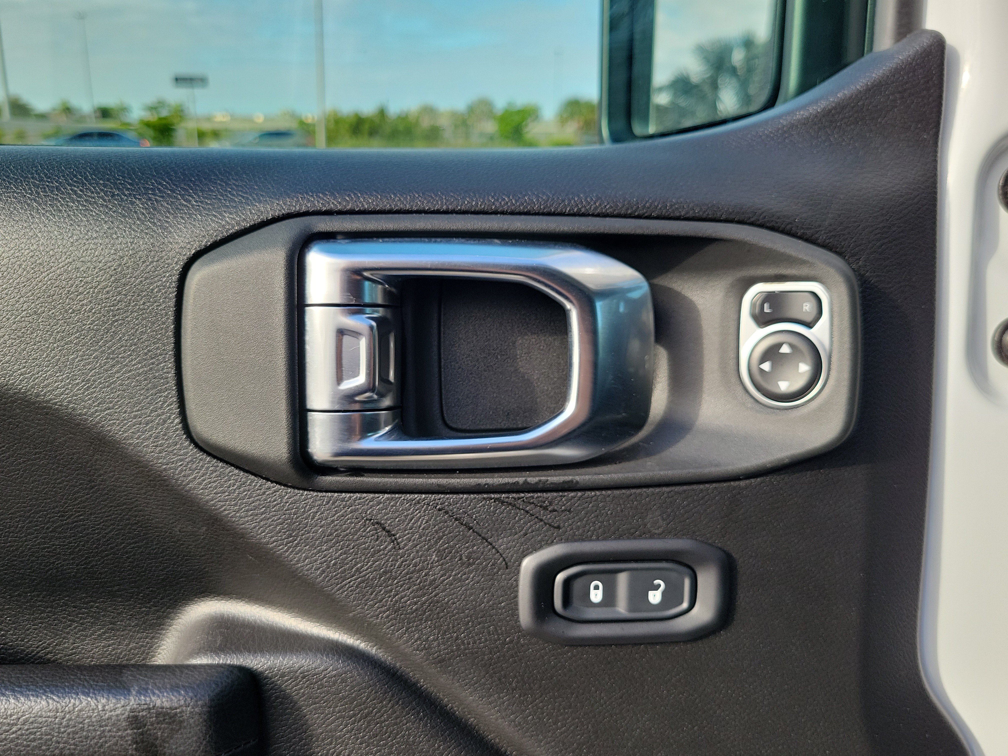 Used 2025 Jeep Wrangler Unlimited Sport AWD/4WD image 23