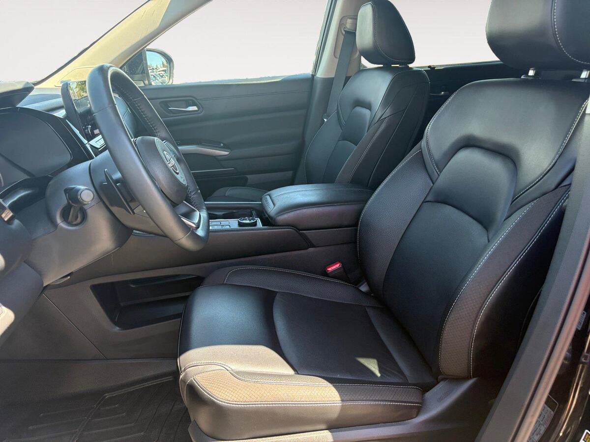 Used 2024 Nissan Pathfinder SL w/ SL Premium Package AWD/4WD image 9