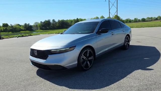Used 2024 Honda Accord Sport image 3