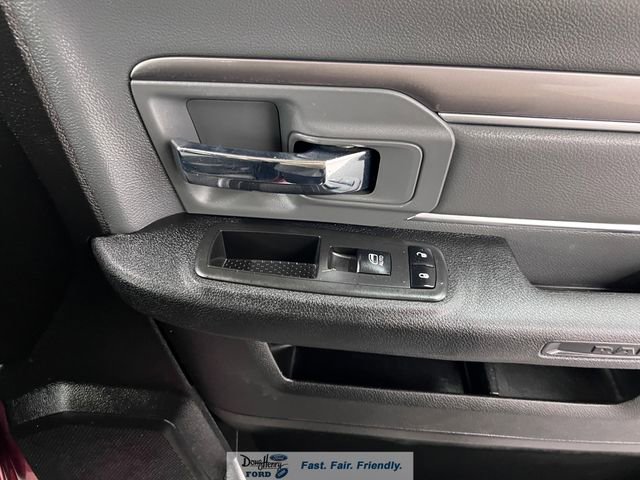 Used 2021 RAM 1500 Classic SLT image 33