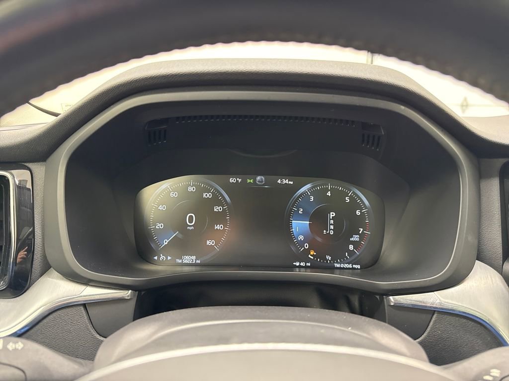 Used 2018 Volvo XC60 T6 Momentum w/ Advanced Package image 16