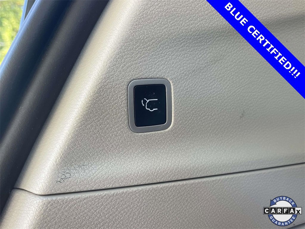 Used 2022 Chrysler Pacifica Touring-L image 9