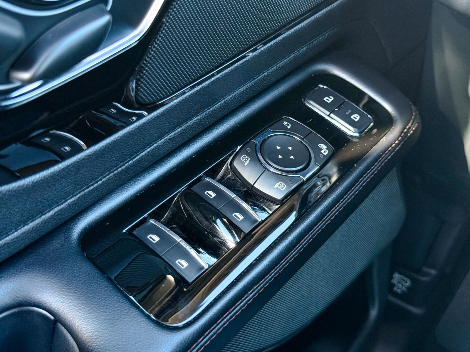 Used 2022 Lincoln Aviator Reserve w/ Equipment Group 201A image 32