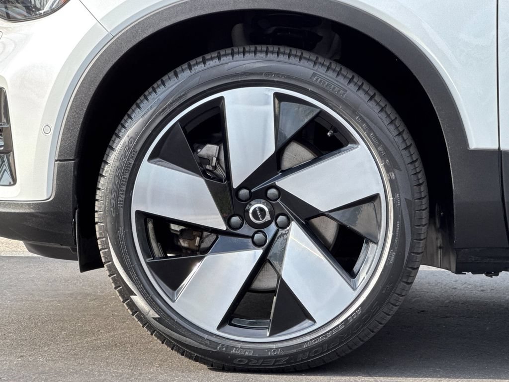 Certified 2023 Volvo C40 P8 Recharge Ultimate AWD/4WD image 24
